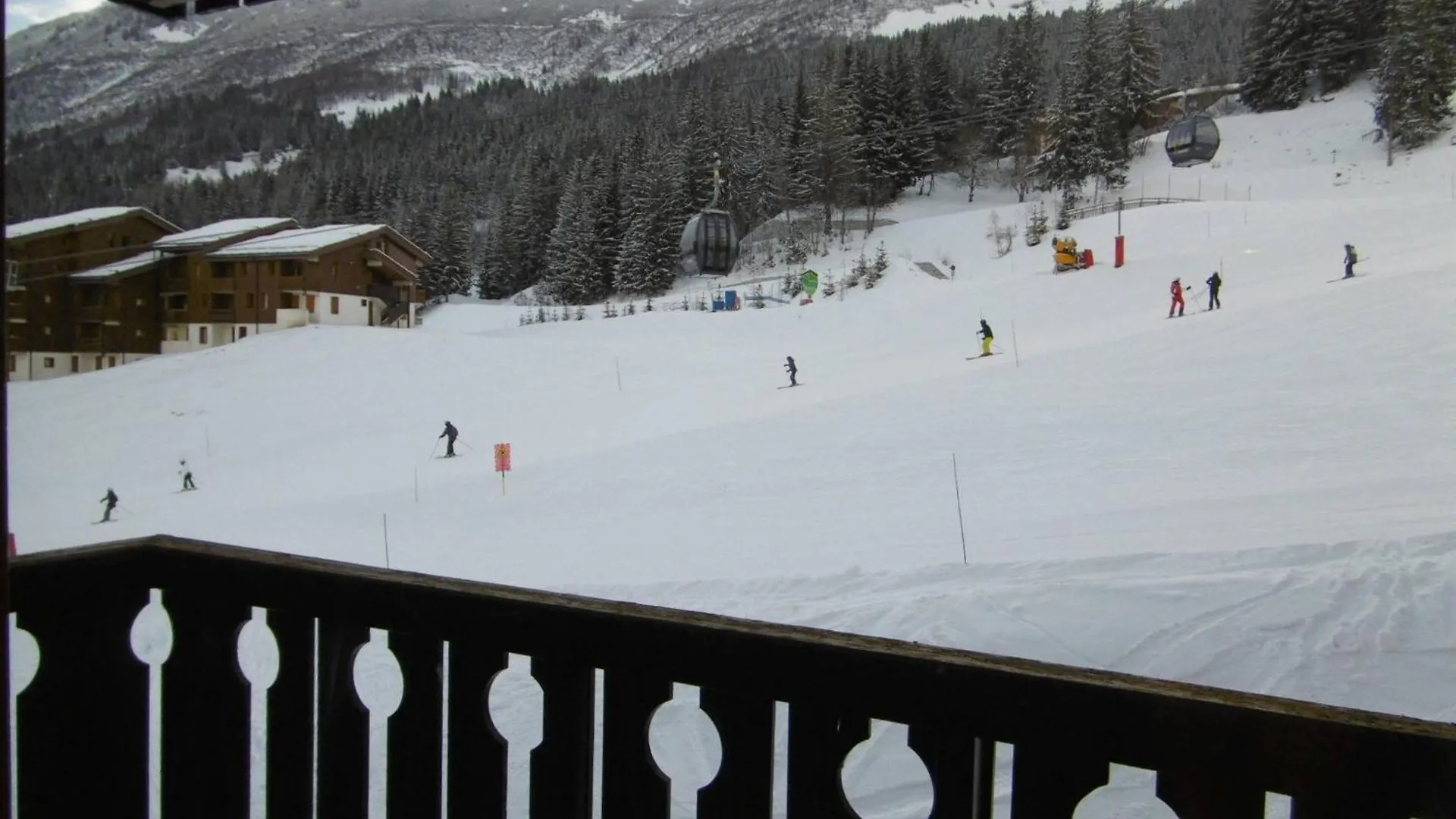 Charmant 2 Pieces, Skis Aux Pieds, Balcon, A 50M Telecabine, Creve Coeur Valmorel - Fr-1-356-356 0*,  צרפת